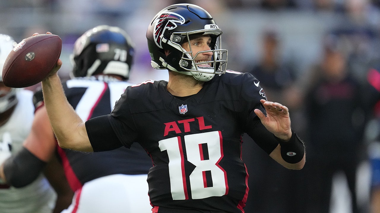 NFL star gets into Christmas spirit after Week 16 win